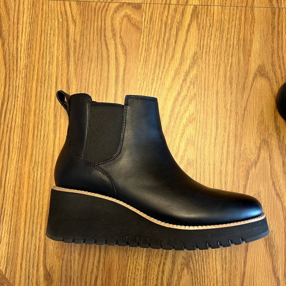 Cole Haan Black Ankle Boots with Platform Sole, Waterproof, Like new